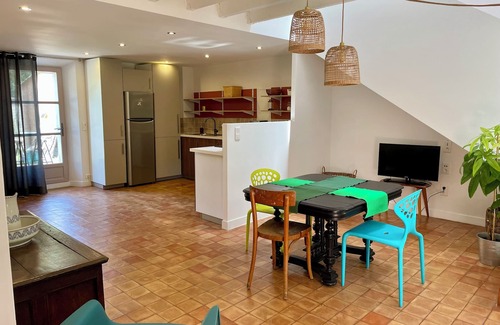 Entraigues-sur-la-Sorgue House | Quiet Bel Air house with swimming pool access