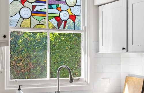 North Shore House | Quiet Geelong Getaway I Bay views