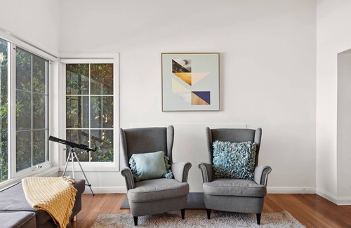 North Shore House | Quiet Geelong Getaway I Bay views