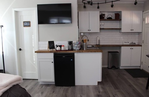 Lee's Summit Apartment | Quiet guest suite located near Historic Downtown Lee's Summit