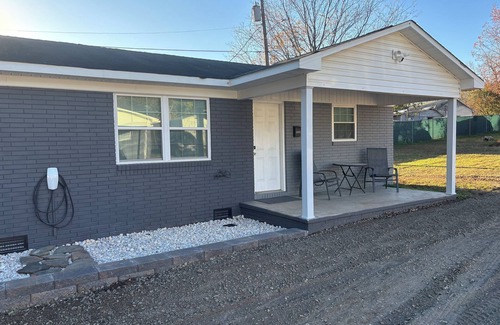 Lincolnton House | Quiet in Town Living with EV Charger, Spacious Vehicle Parking.