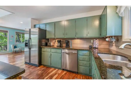 Linn Creek House | Quiet Lakefront - Hot Tub! H2O Toys! Pet Friendly!