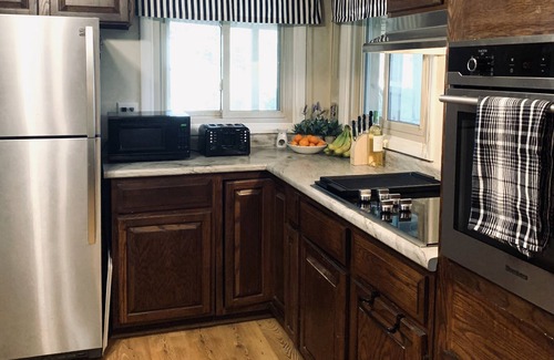 Salem Lakes House | Quiet Lakefront Retreat with Pontoon and Paddle Boat to Rent