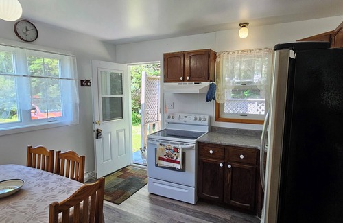 Chester House | Quiet, peaceful, private country home with a large yard