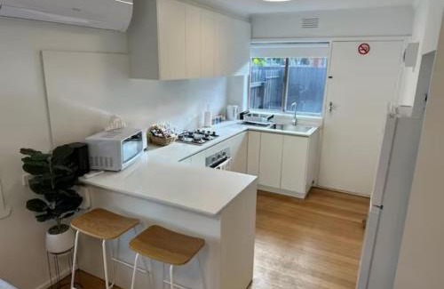 Thomastown Apartment | Quiet & Private with city access and free wifi