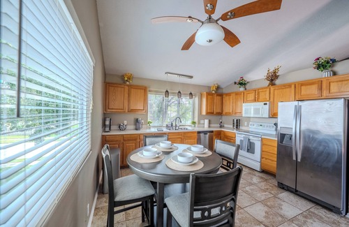 Omaha House | Quiet retreat yet couple mins to Costco Walmart Target and all major shopping.