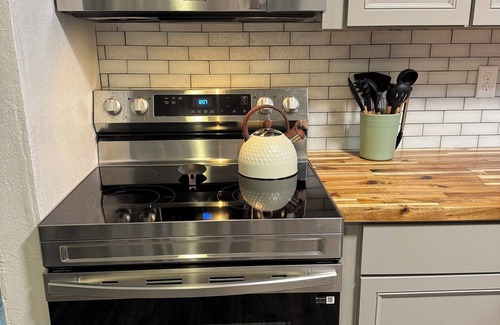 Lima House | Quiet. Safe. Near UNOH, SRMC, LMH, Husky. 3 Bed, 1 Bath, 1 Story Home.