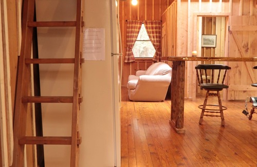 Dushore Cabin | Quiet setting along a beautiful mountian stream!