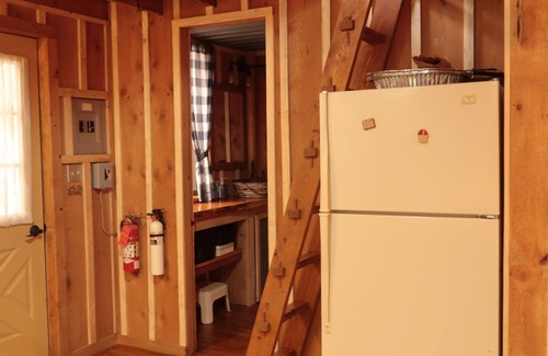 Dushore Cabin | Quiet setting along a beautiful mountian stream!