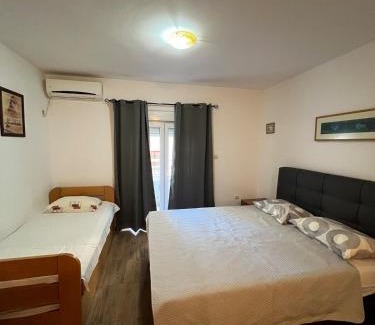 Boreti Apartment | Quiet Studio Bečići Garage available 5 e per day