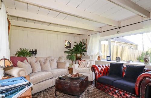Saint Kew House | Quiet Trees