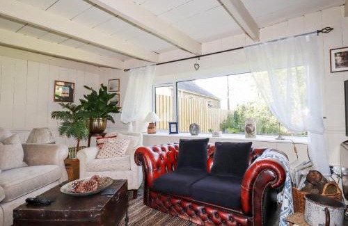 Saint Kew House | Quiet Trees