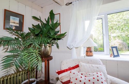 Saint Kew House | Quiet Trees
