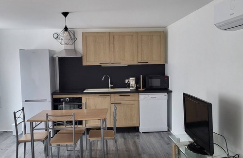 Frugeres-les-Mines House | Quiet village house