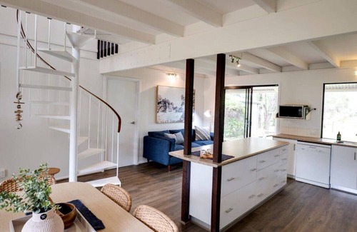 Quindalup Cottage | Quindy Beach Cottage – Steps to the Bay