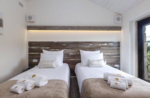 Medelo Hotel | QUINTA DO RIO - Room (B) - Country Hotel - Restaurant - Breakfast Included