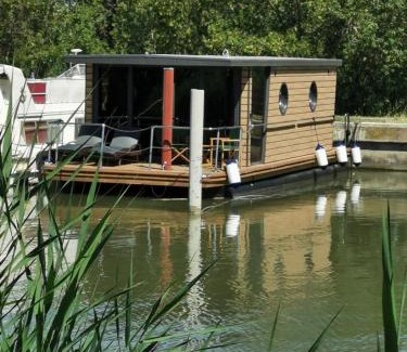 Gallician Boat Rental | Rêves d'Ô en Camargue, clim réversible, parc naturel