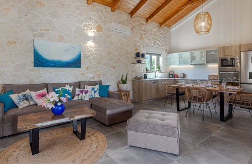 Lithakia Villa | R 1445 Superior Residence with Garden View, Outdoor Swimming Pool & Sofa Bed