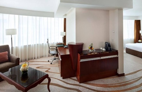 Dapuqiao House | R 1543 Pullman Shanghai Skyway with Sauna , Indoor Pool, And Fitness Facilities