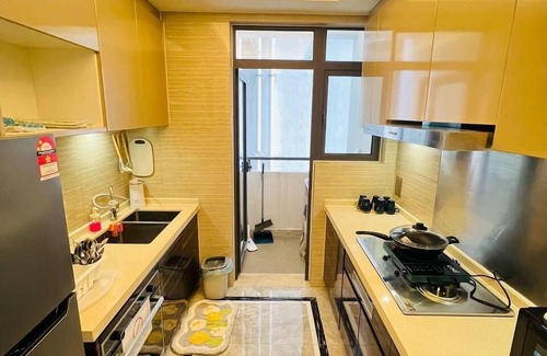 Central District Apartment | R&F Princess Cove at ANJU