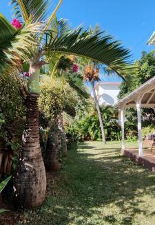 Pointe Aux Sables House | R GARDEN Pointe Aux Sables