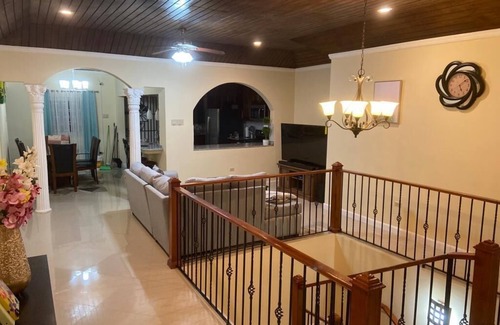 River Oaks House | R & J Roost