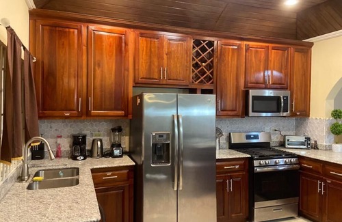 River Oaks House | R & J Roost