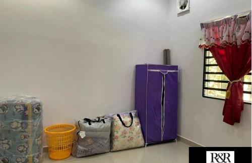 Tanjung Karang House | R & R HOMESTAY