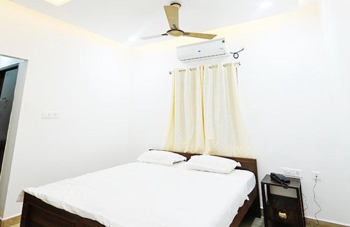 Nellore Hotel | R Square Guest inn