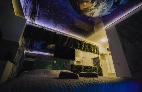 Baia Mare Apartment | R U B I room by 50 shades