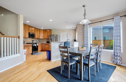 Renton House | R1: Leverage Villa
