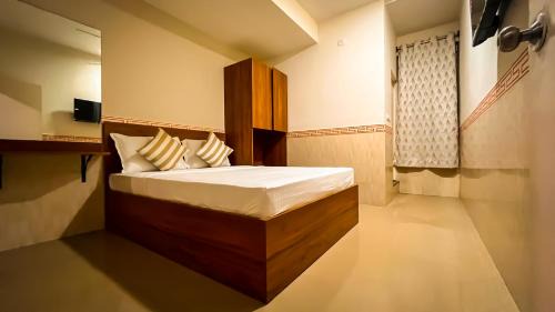 5th Block Hotel | Raayara Blisss