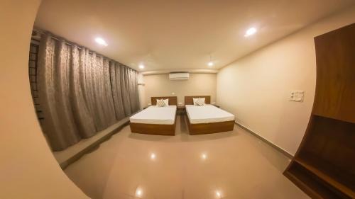 5th Block Hotel | Raayara Blisss