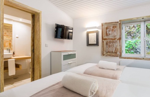 Calheta House | Rabaçal Nature Spot Cottage