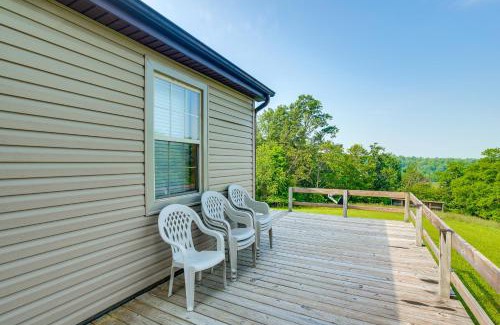 West Columbia House | Racine Vacation Rental 25 Mi to Athens!