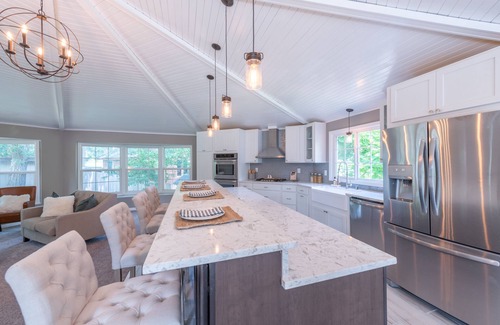 Inver Grove Heights House | Radiant Riverfront Retreat