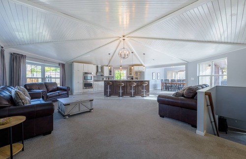 Inver Grove Heights House | Radiant Riverfront Retreat