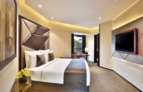 Gandhi Nagar Hotel | Radisson Blu Atria Bengaluru