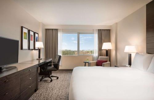 Golden Village Hotel | Radisson Hotel Vancouver Airport