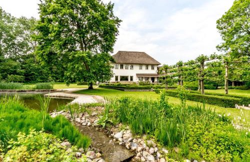 Leuven House | Raesborre Homes - Self Check-in