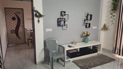 Gevrai Apartment | Ragade's Swarajya Flat For Homestay