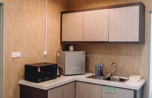 Tanjung Aru House | Rail Suite Aeropod
