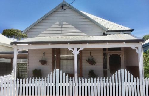 Bunbury House | Railway Cottage