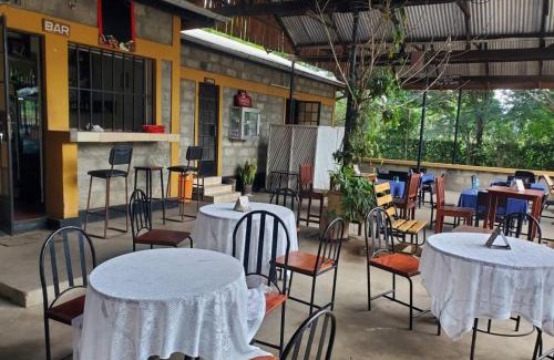 Boma la Ngombe Cabin | Rainbow executive Lodge