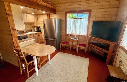 Marblemount House | Rainbow House Private Annex: Year-round comfort at North Cascades National Park!
