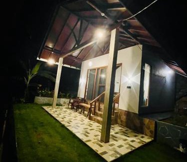 Deniyaya Apartment | Rainforest Border Edge
