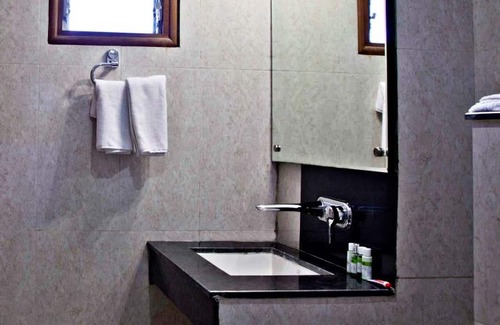 Paltan Bazaar Hotel | Rains Inn