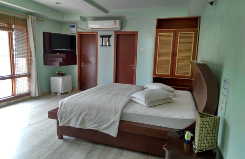 Paltan Bazaar Hotel | Rains Inn