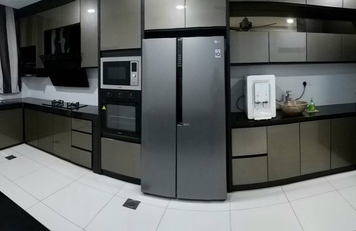 Bandar Sri Sendayan House | Raja residence 4R4B guest house near d'tempat country club