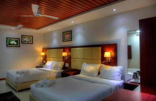 Vijayanagar 1st Stage Hotel | Rajmahal Inn